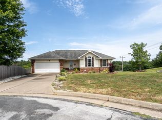 4461 N Branavy Ave, Springfield, MO 65803