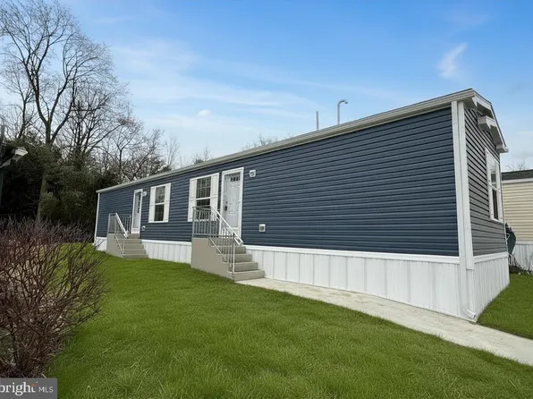 5 1st St, Phoenixville, PA 19460