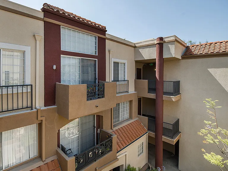 Regency at Encino — Photo 21