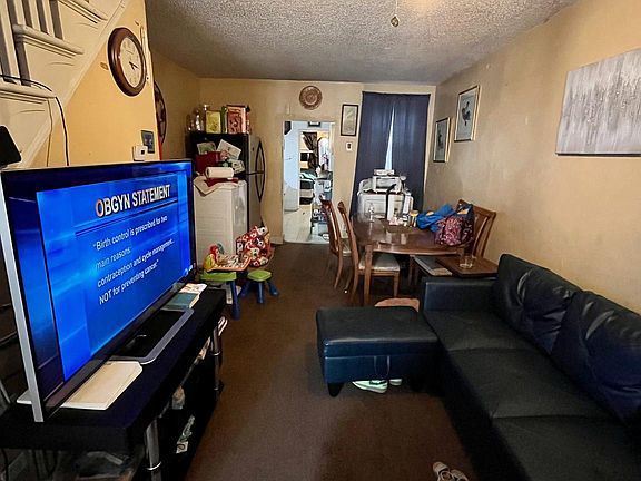 2nd image of 2553 N Lee St