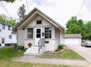 1625 8th Ave S, Fargo, ND 58103