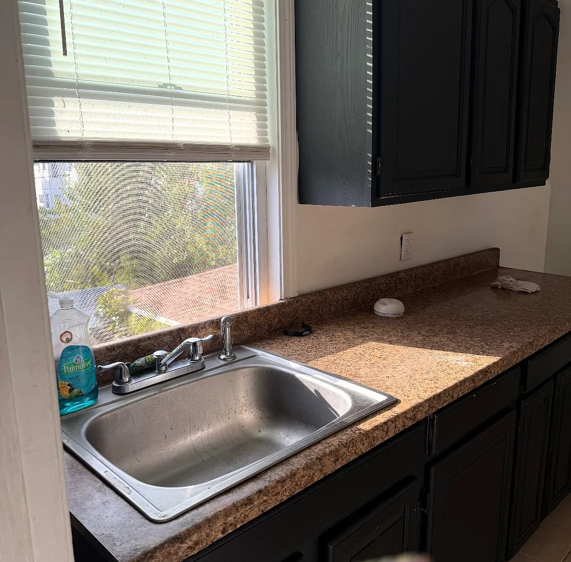 3 bed, 900 sqft, $1,700 — Photo 1