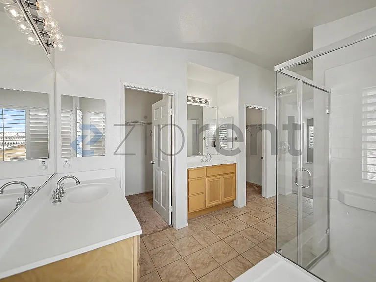 294 Kieswetter St — Photo 34