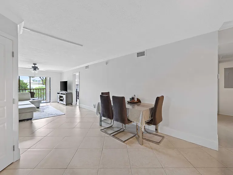 3020 Florida Blvd #202-C — Photo 8