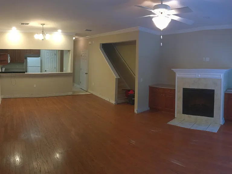 1553 Crescent Hills Dr — Photo 3