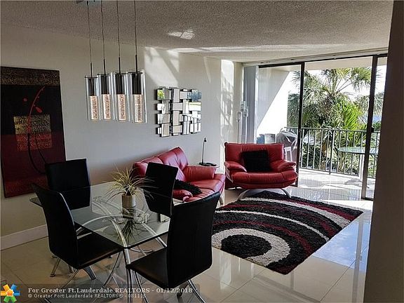 5th image of 1830 Embassy Dr APT 313