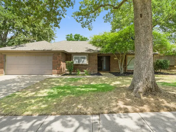 3816 Ashford Dr, Bedford, TX 76021