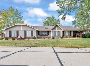 25 Village Dr W, Saint Charles, MO