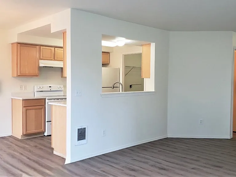 610 11th Ave #A — Photo 14