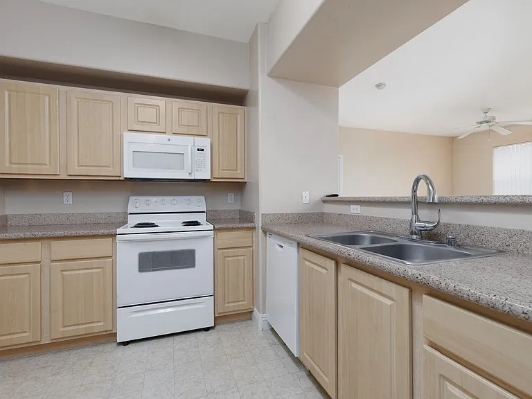 8000 W Badura Ave #1121 — Photo 10