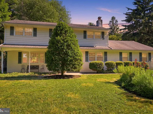 949 Queens Dr, Yardley, PA 19067