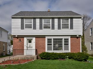 5275 N Kent Ave, Whitefish Bay, WI 53217