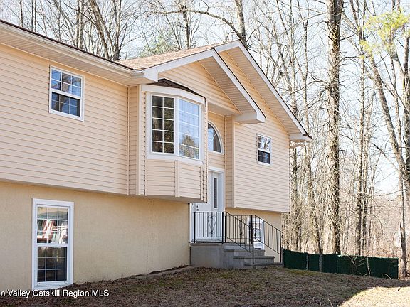 2nd image of 212 Rhinecliff Road
