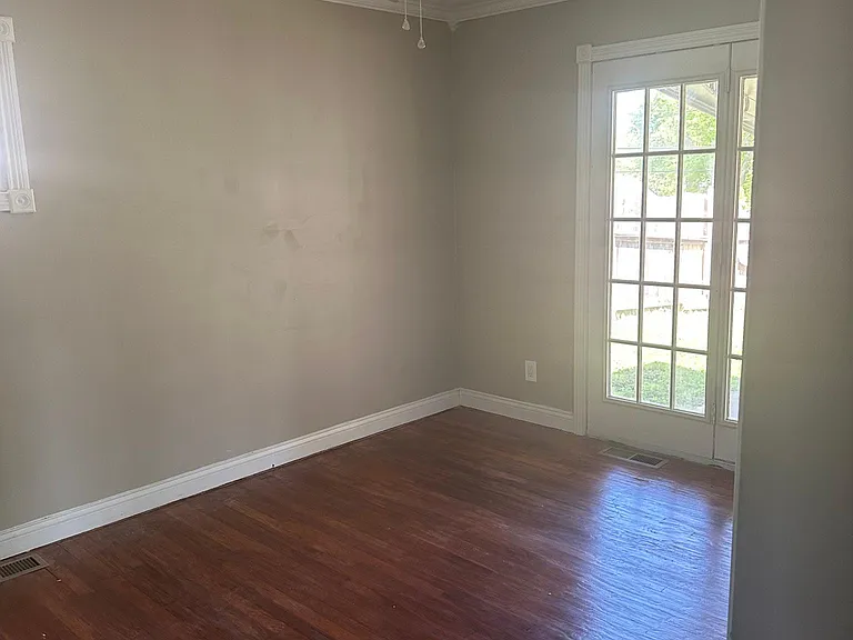 2525 E Dorothy Ln — Photo 8