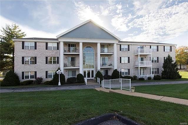 1st image of 1122 Sunbolt Dr APT A