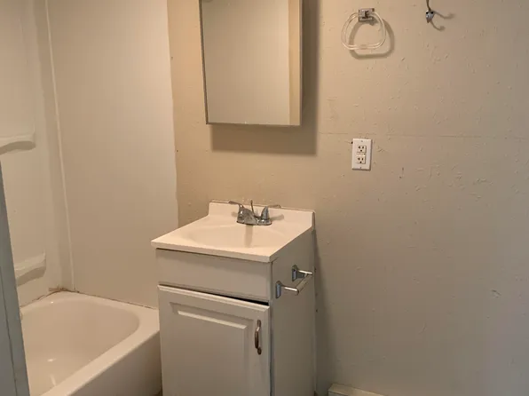 2403 N Blaine St, Muncie, IN 47303