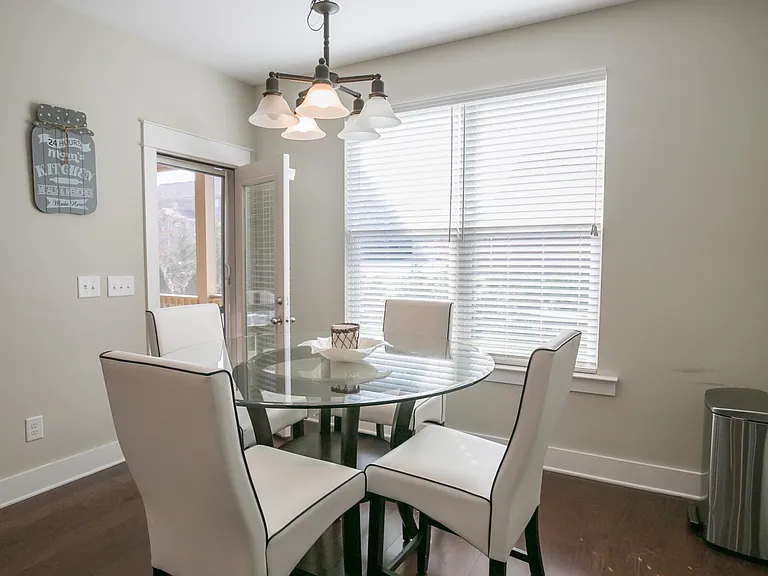632 Newcomb St — Photo 12