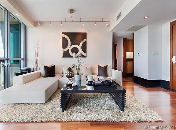 4th image of 101 20th St #2204