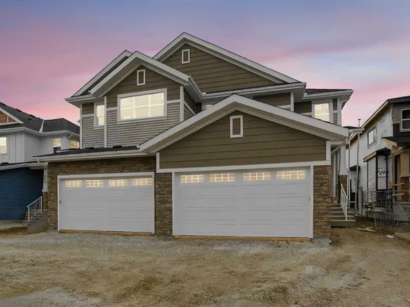 450 W Kinniburgh Loop, Chestermere, AB T1X 0T9