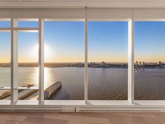 4th image of 30 Riverside Blvd #36B