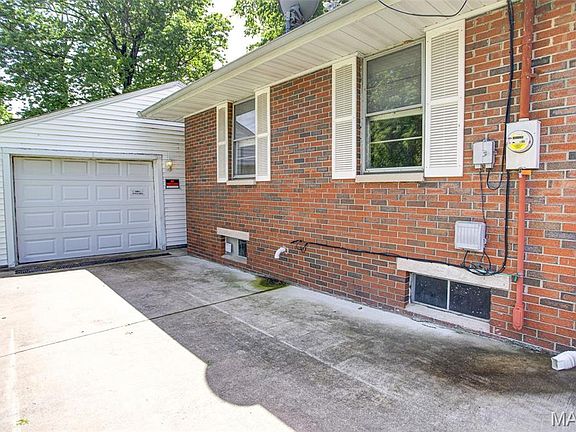 5th image of 2709 Greenwood Ln