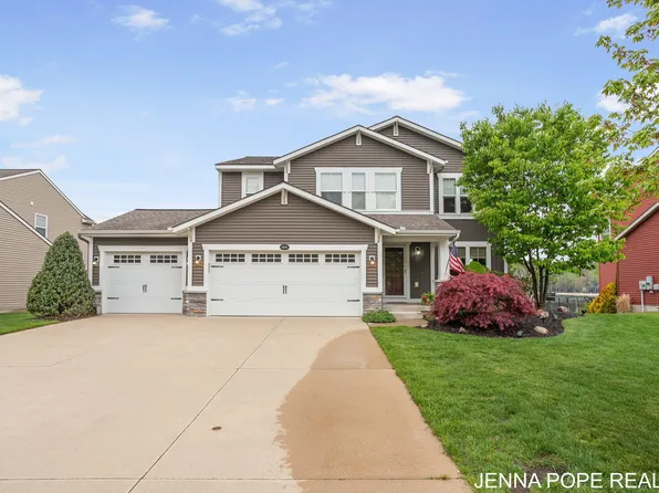 16895 Arbor Way Dr, Nunica, MI 49448