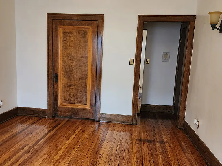 1615 W Canfield St #207 — Photo 3