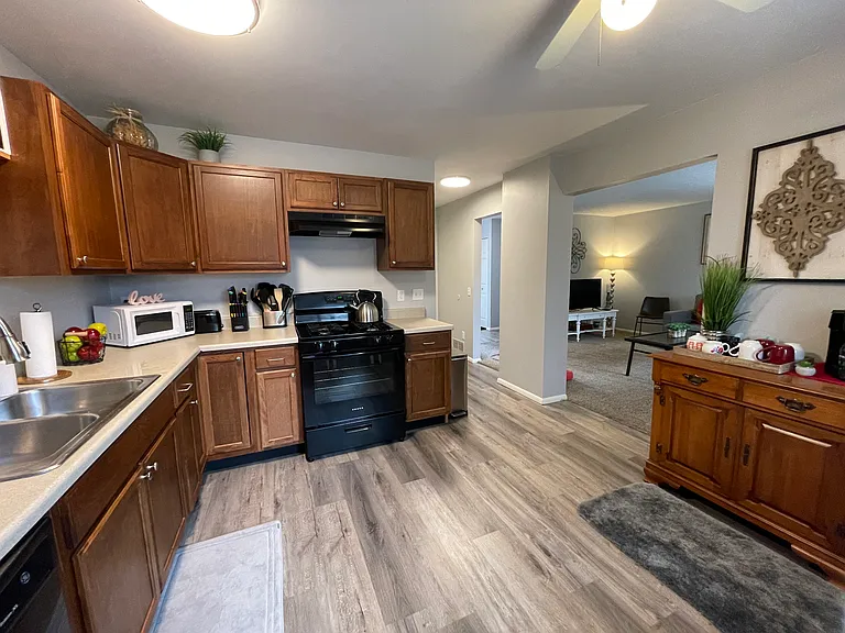 27 Mayapple Ln — Photo 4