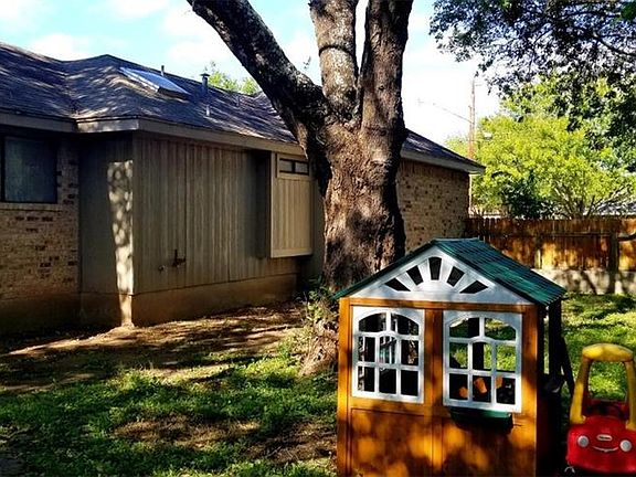 5th image of 1667 Camellia Ln