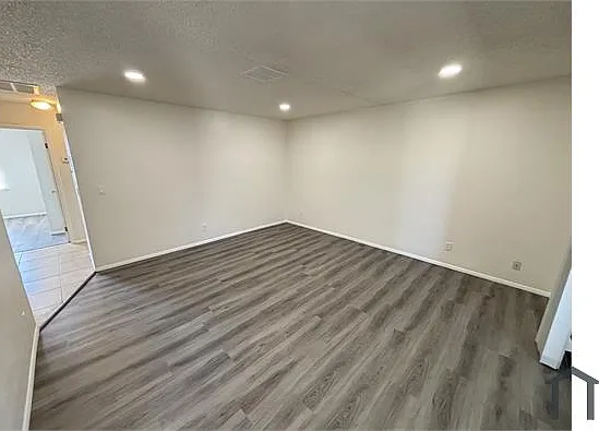 2 bed, 918 sqft, $1,295 — Photo 2