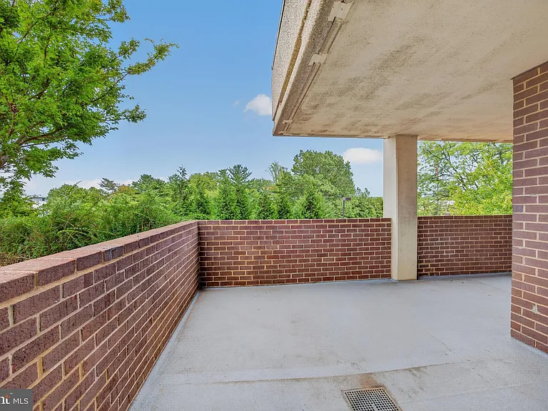 1800 Old Meadow Rd #101 — Photo 43