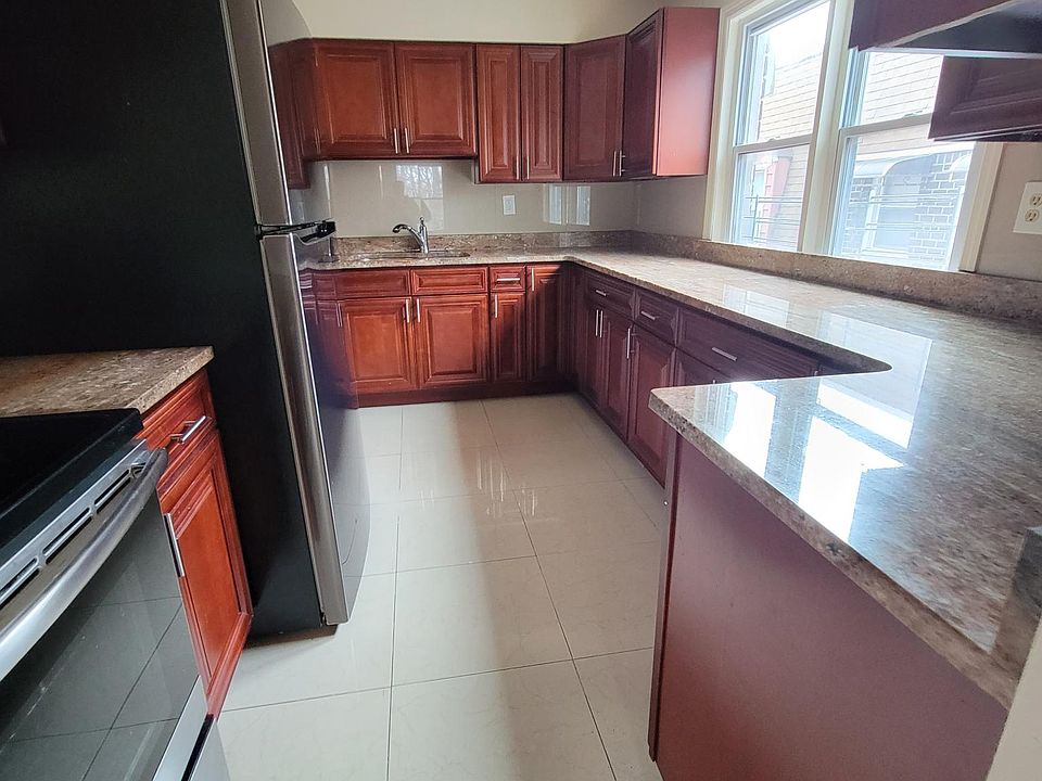 1st image of 1625 Bell Blvd #9