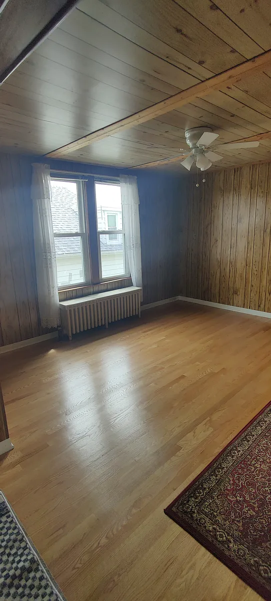 Building Photo - 5243 W Waveland Ave #1