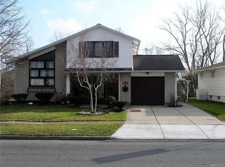 317 N Creek Dr, Depew, NY 14043