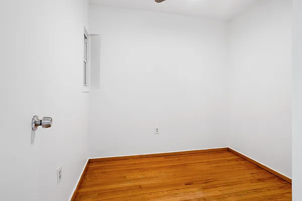 Rented by Safdie Realty Group | media 24