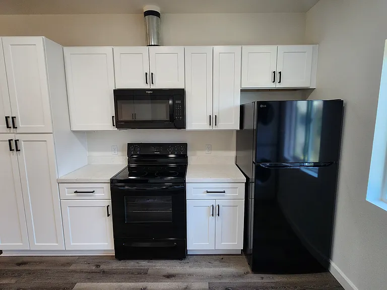 728 W 1st Ave #201 — Photo 5