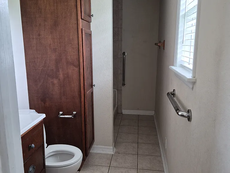 521 Irene St — Photo 7