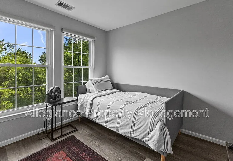 171 Somervelle St #406 — Photo 13