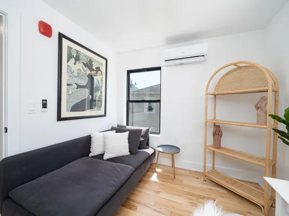 10 Prescott Street image 14 of 23