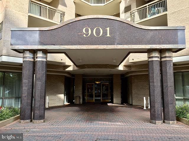 1st image of 901 N Monroe St APT 602
