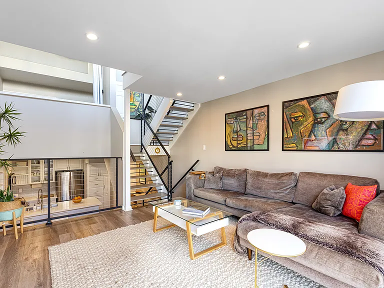 100 Driftwood St #10 — Photo 6