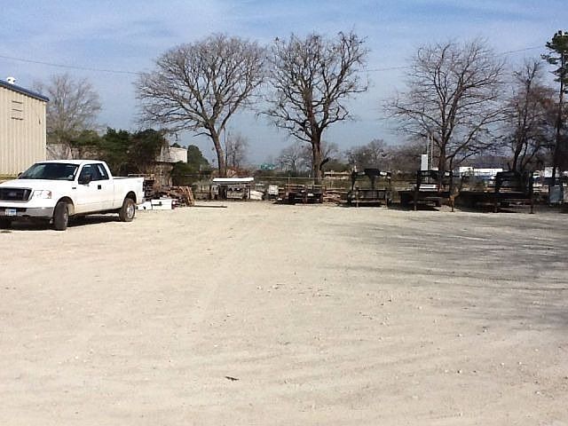 2nd image of 3405 N Ne Loop 323