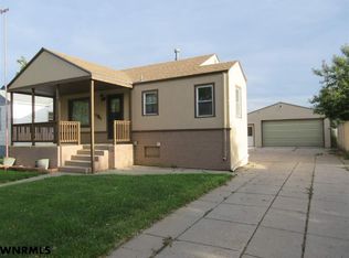 714 W 14th St, Scottsbluff, NE 69361