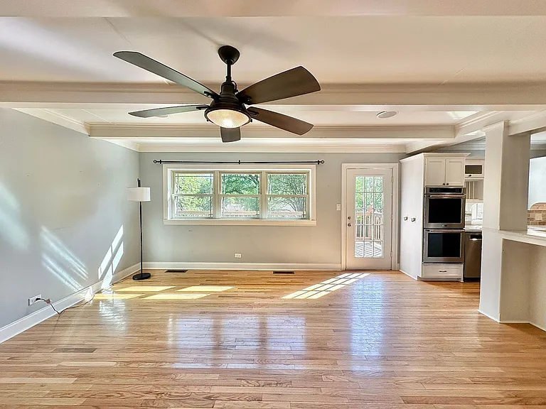 802 Hamvasy Ln — Photo 21