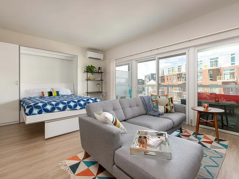 Terrace Studio - 540 SF