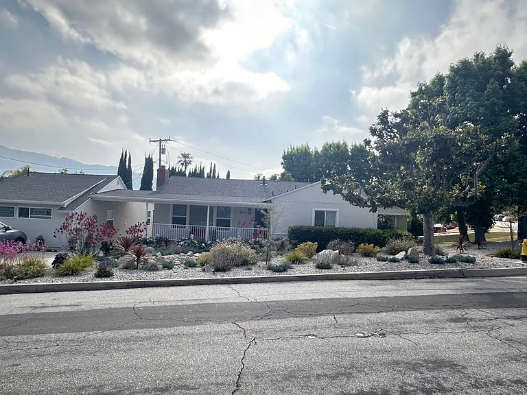 4717 Glenwood Ave — Photo 2