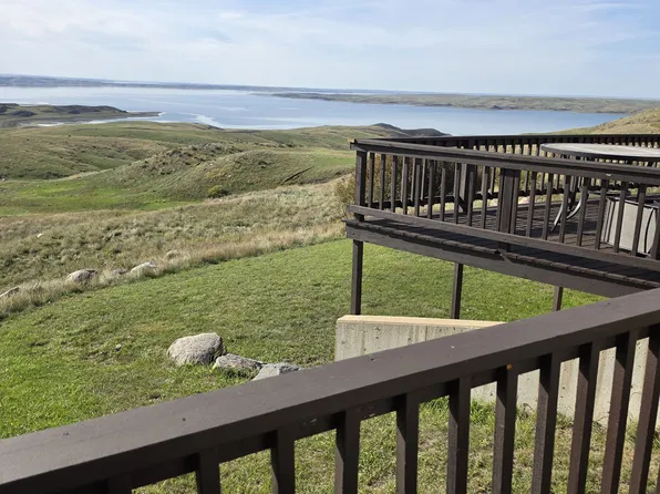 2005 Fairbank Pl, Pierre, SD 57501