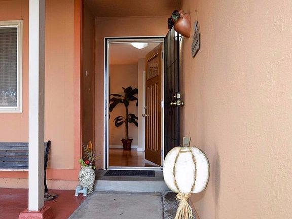 2nd image of 371 Redwood Ave