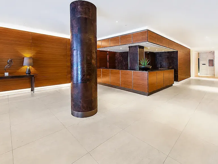 500 W 21st St #GF — Photo 14