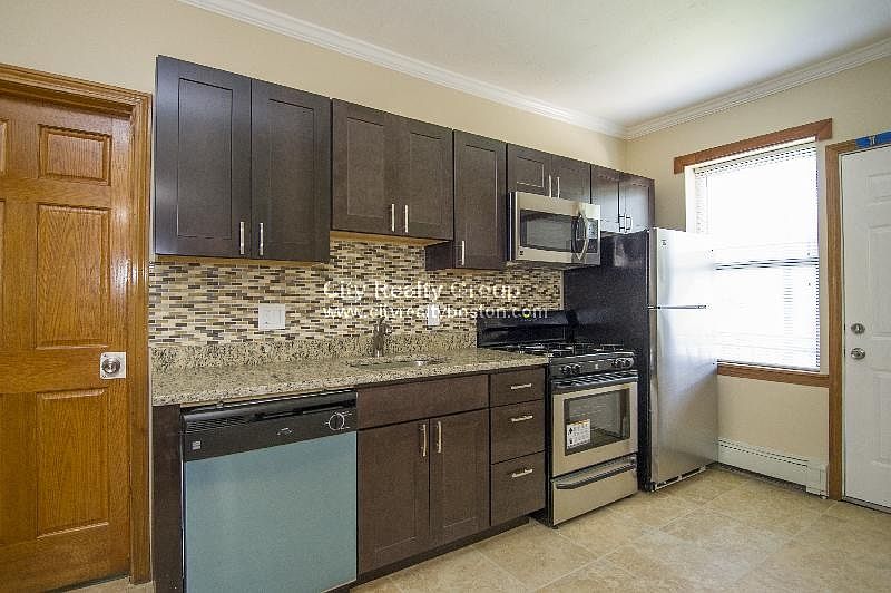 2nd image of 435 Walnut Ave APT 06